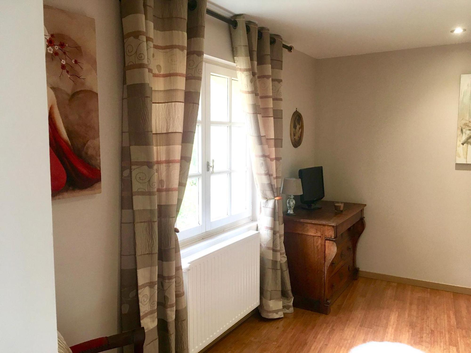 La Tour De Flandre Apartment Rousseloy Cameră foto